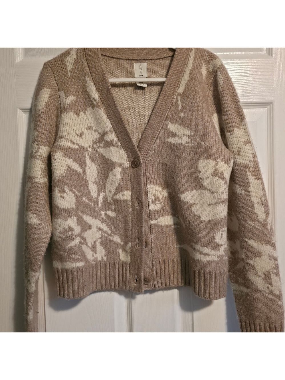 4/$25 Deal! Joie Soft Patterned Beige and Cream Sweater